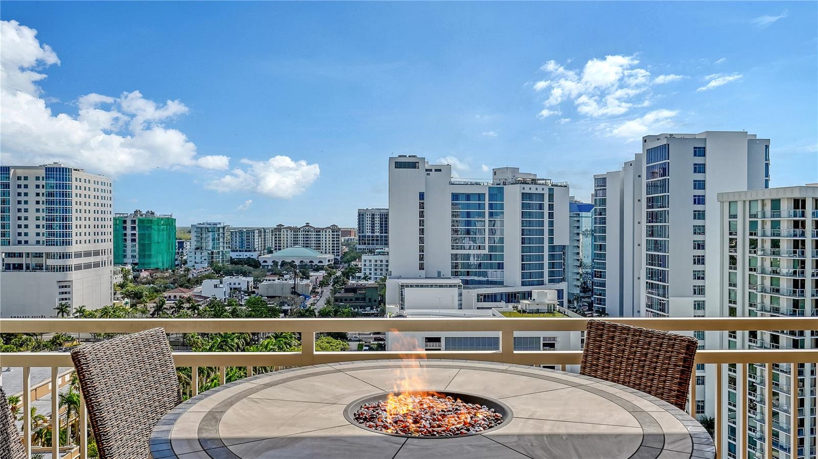 35 WATERGATE DR #1506