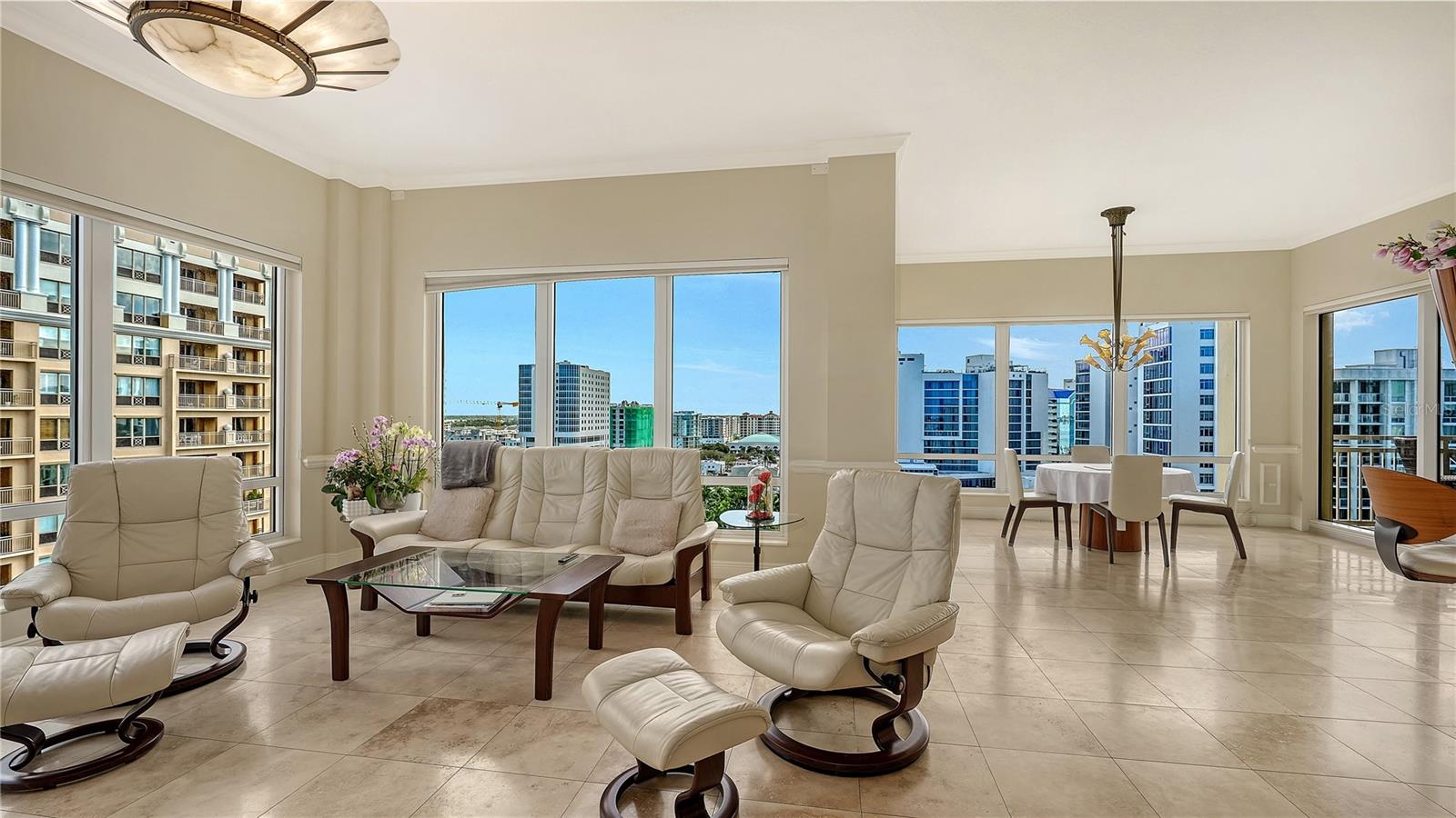 35 WATERGATE DR #1506