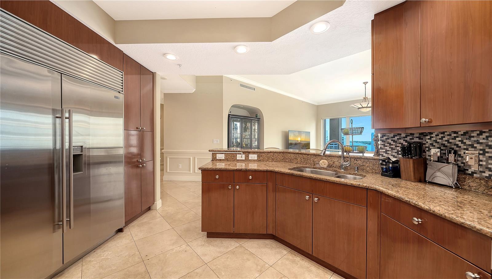 35 WATERGATE DR #1506