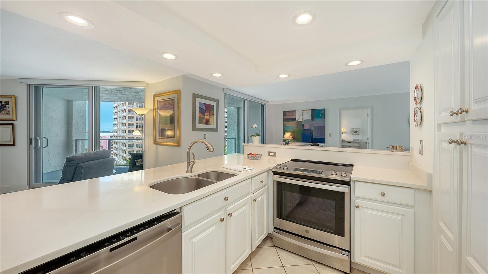 1111 N GULFSTREAM AVE #10E