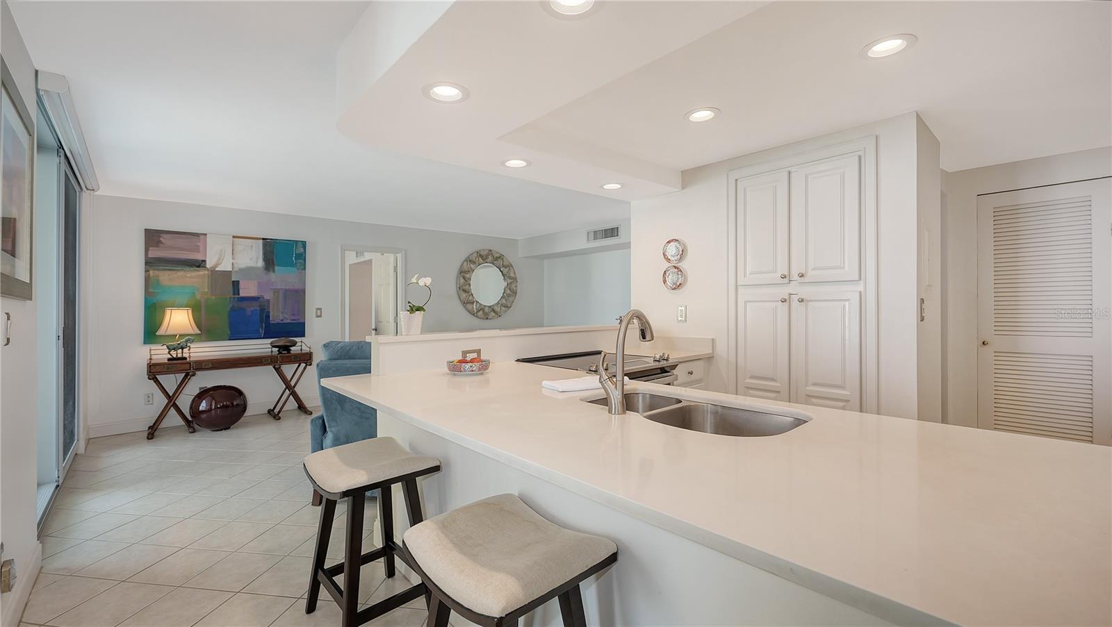 1111 N GULFSTREAM AVE #10E