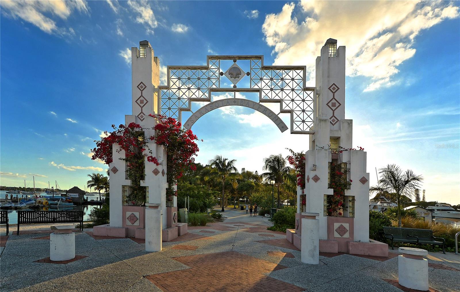 1111 N GULFSTREAM AVE #10E