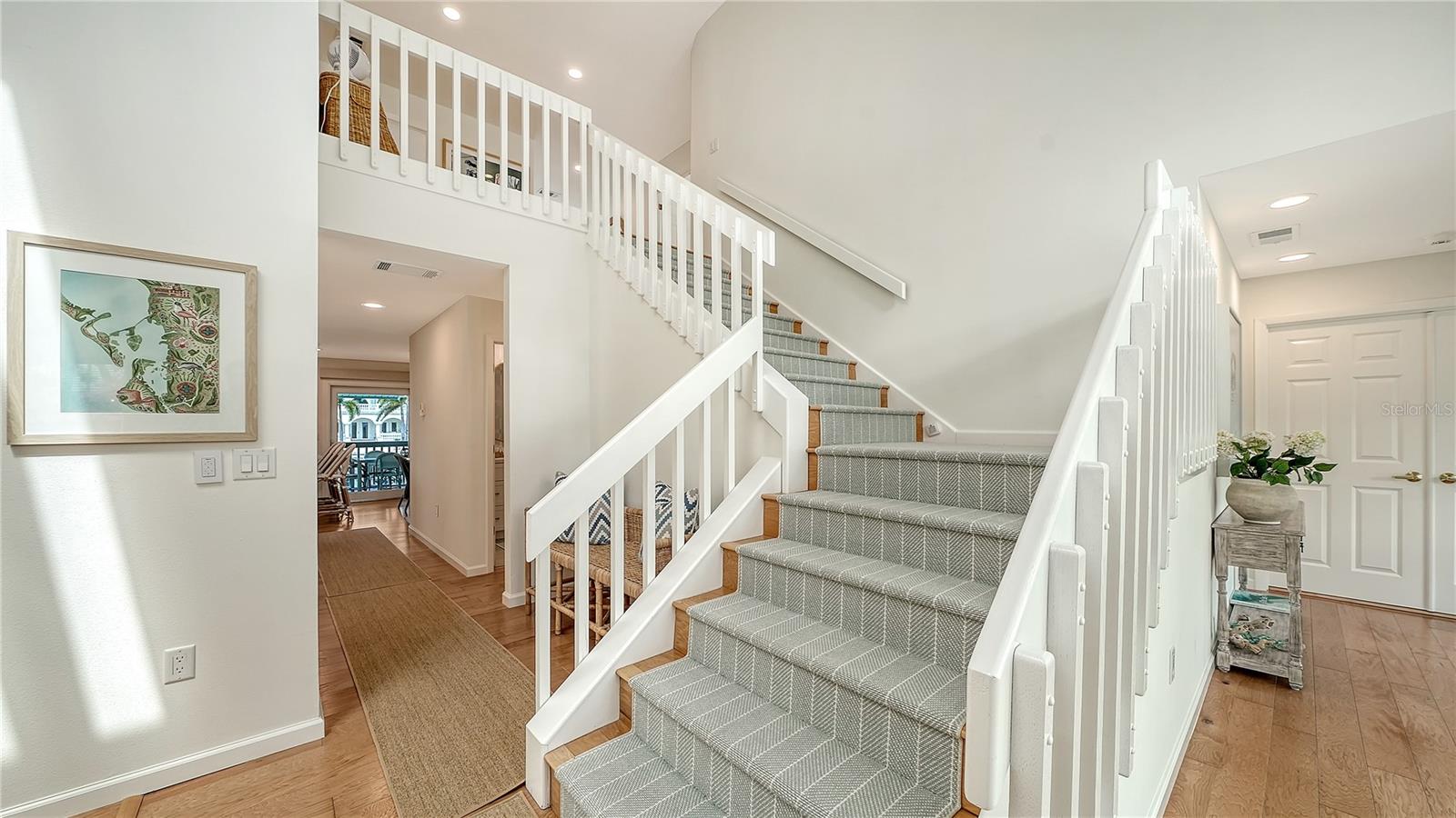 476 MEADOW LARK DR