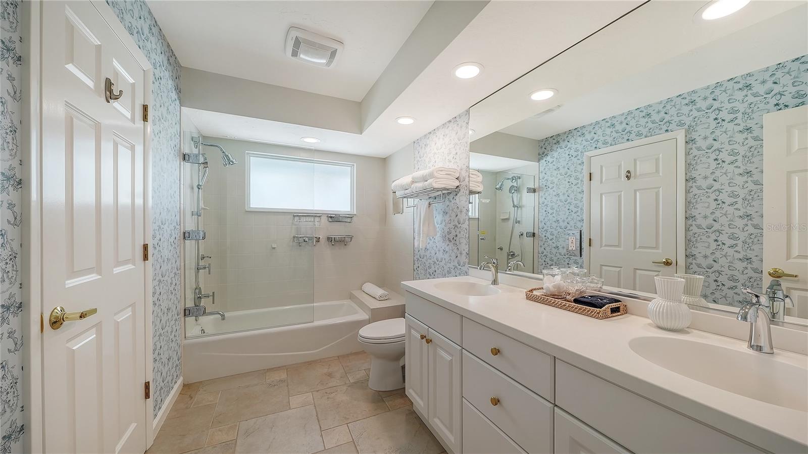 476 MEADOW LARK DR