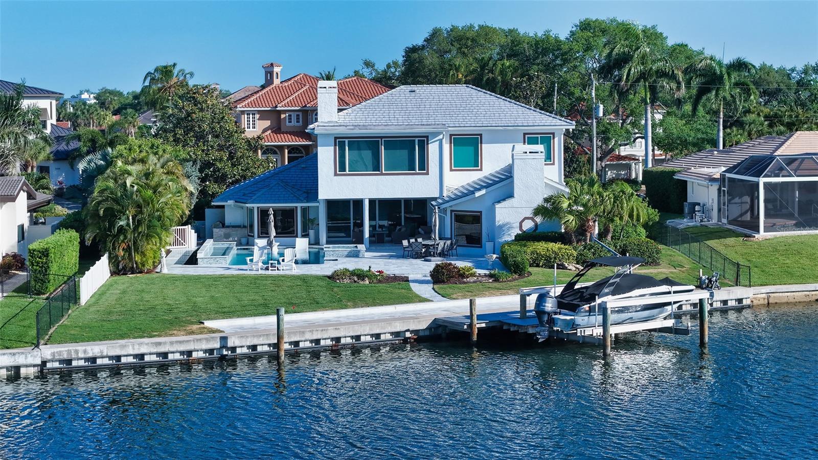 7689 COVE TER