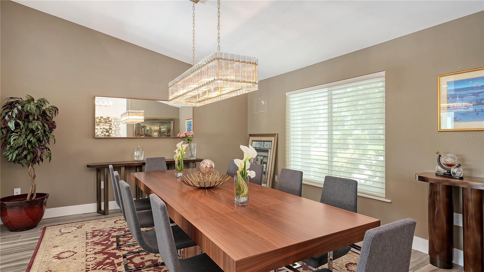 7689 COVE TER