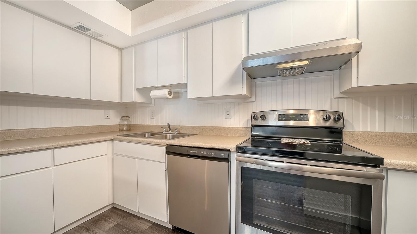 631 N ORANGE AVE #108