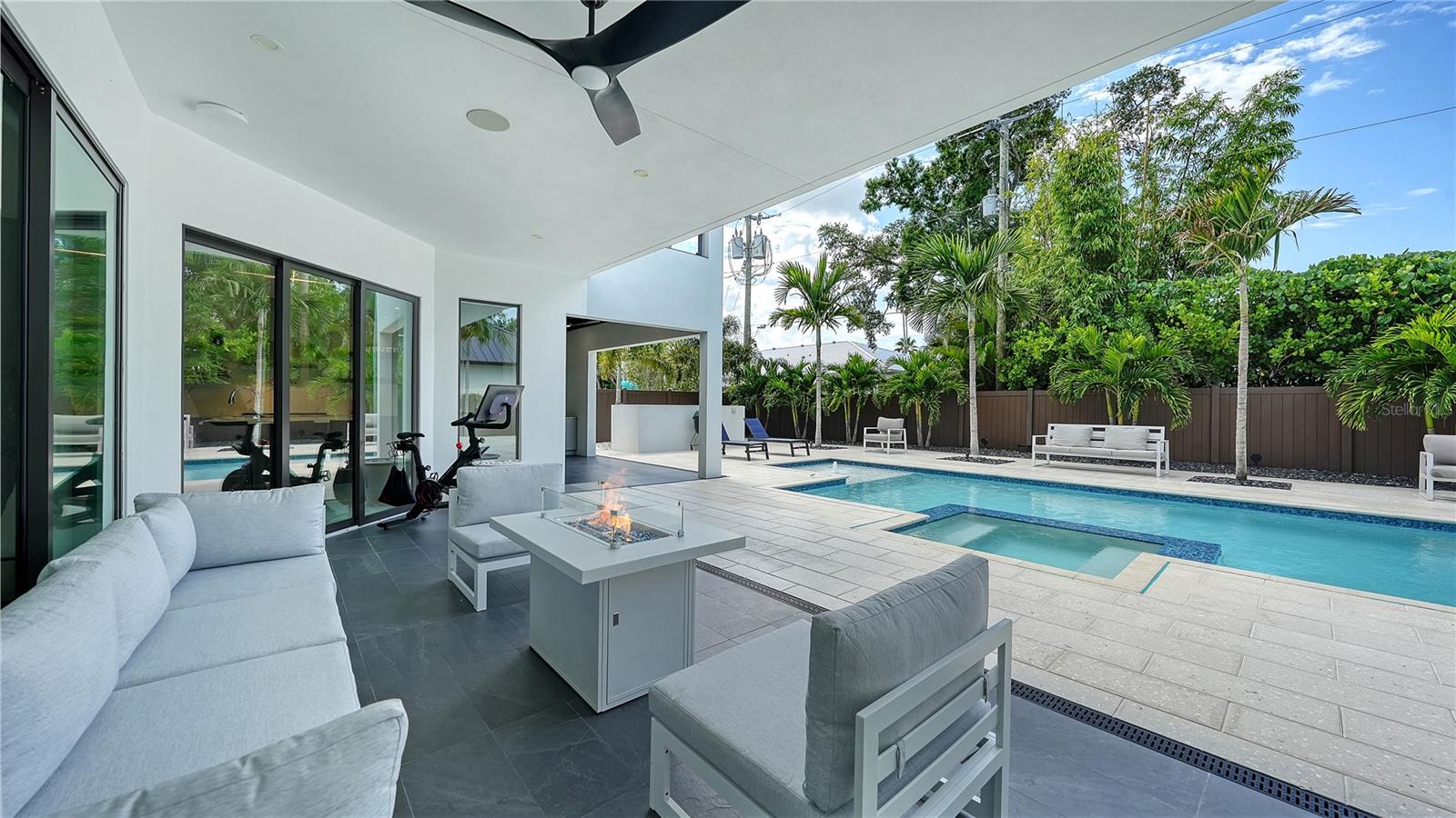 1960 BOYCE ST