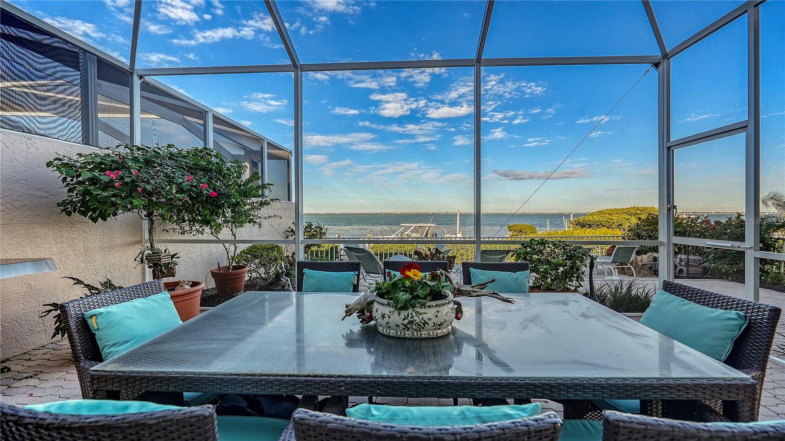 3530 MISTLETOE LN