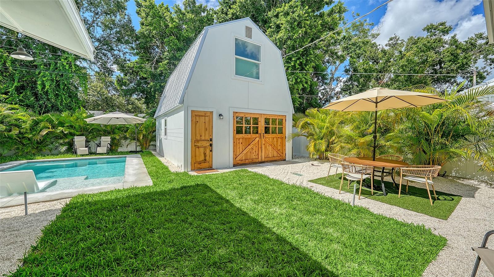 2546 LOMA LINDA ST