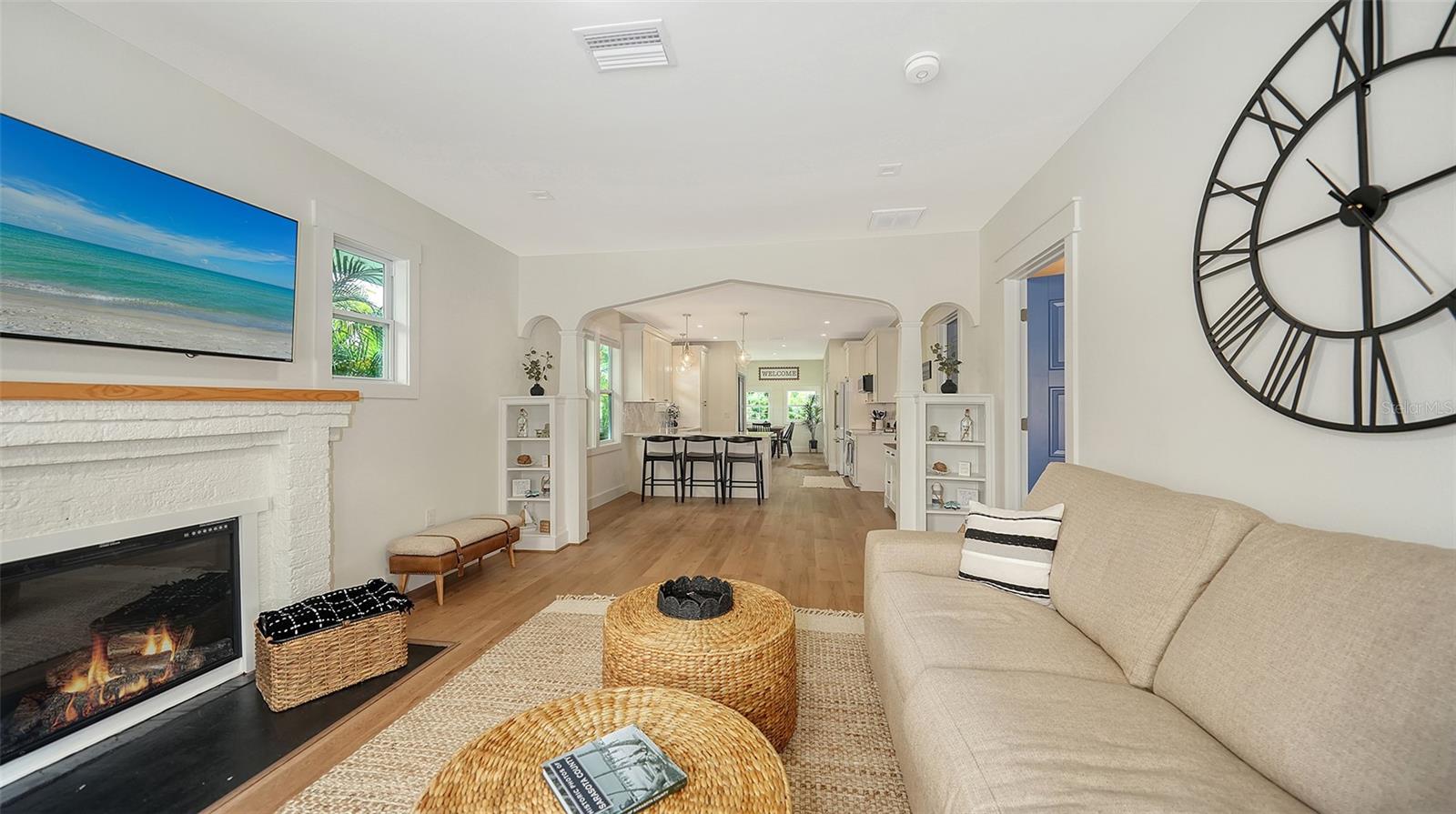 2546 LOMA LINDA ST