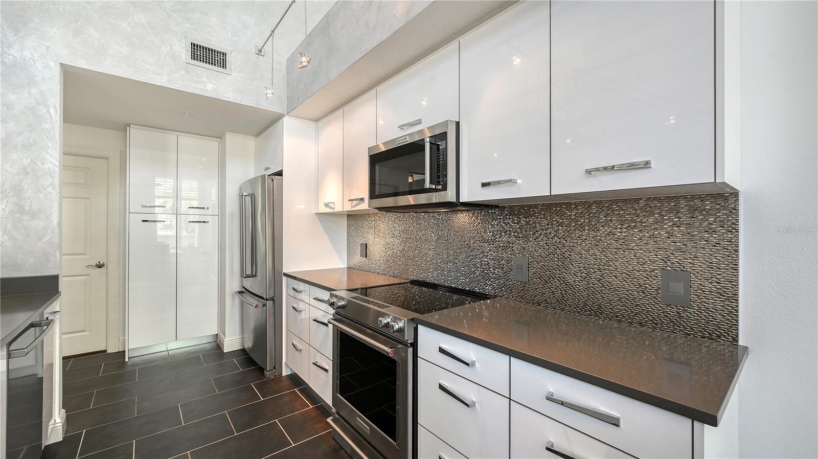 800 N TAMIAMI TRL #321