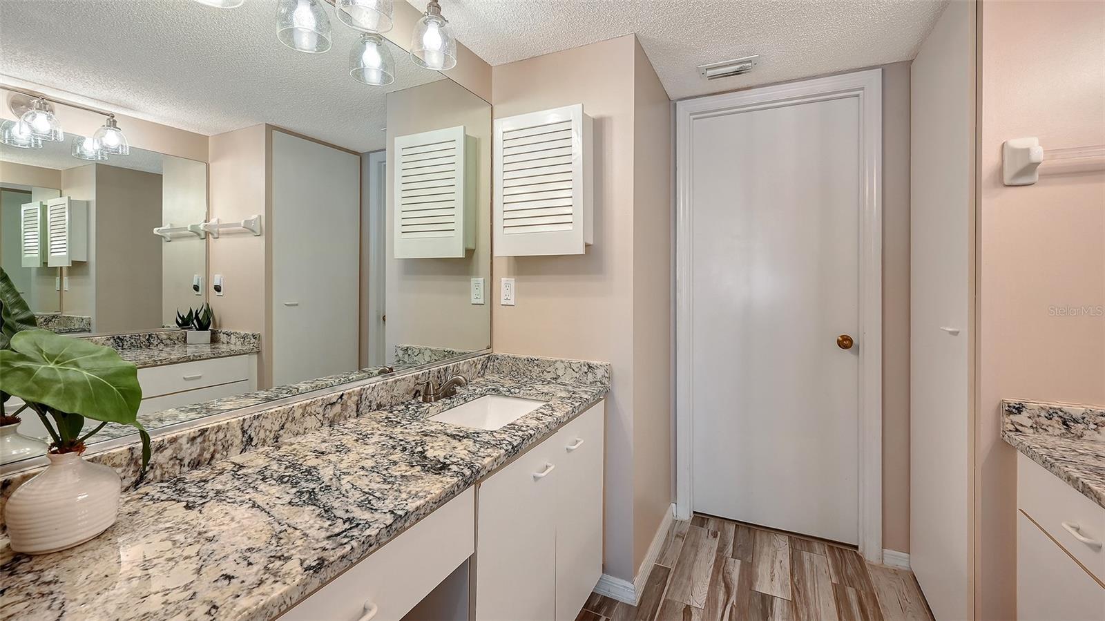 1328 SIESTA BAYSIDE DR #1328C