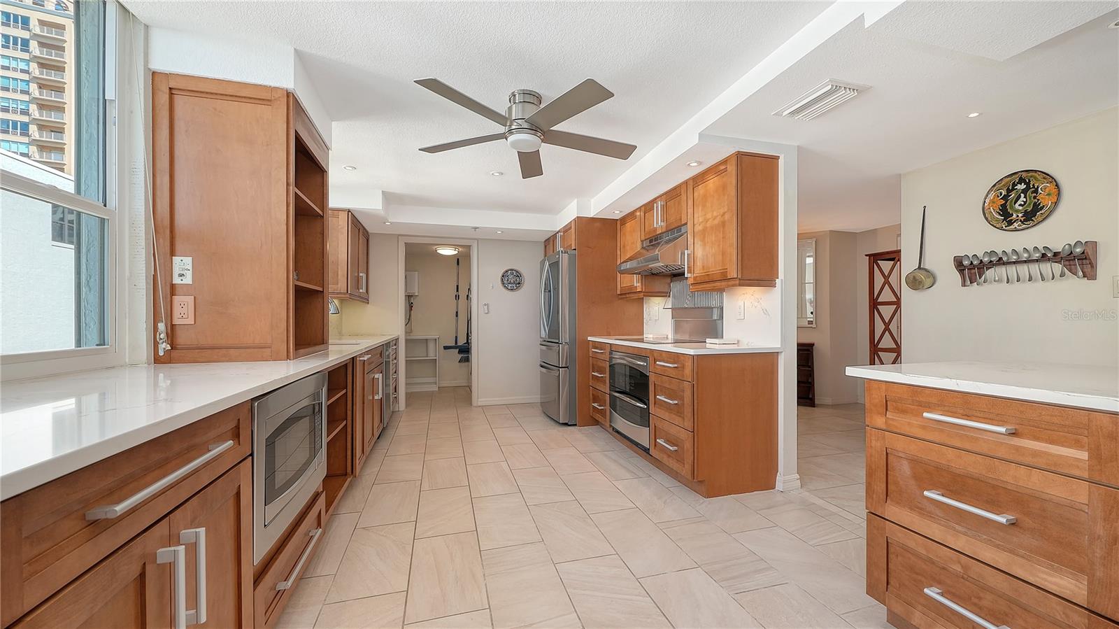 99 SUNSET DR #401