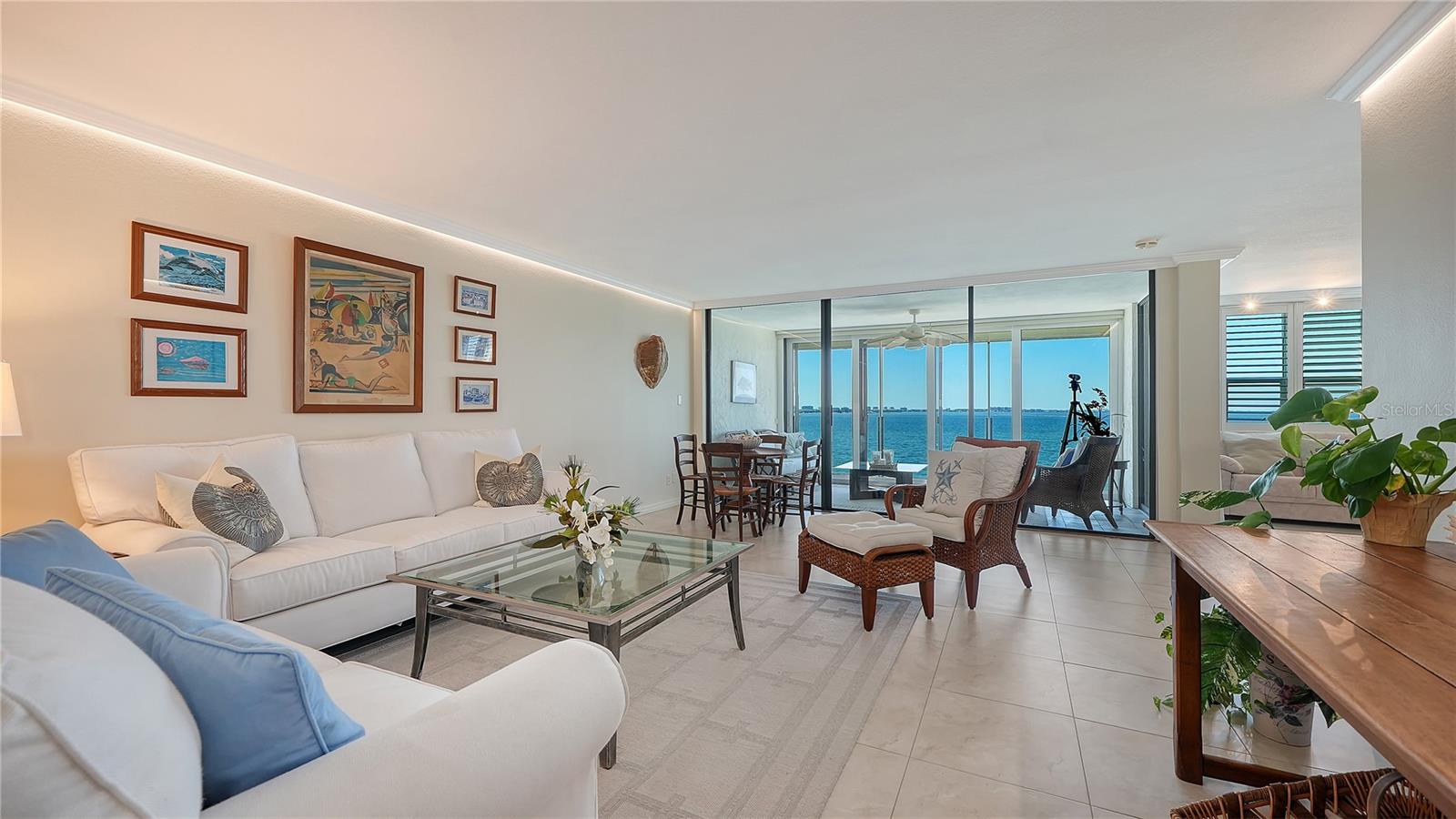 99 SUNSET DR #401