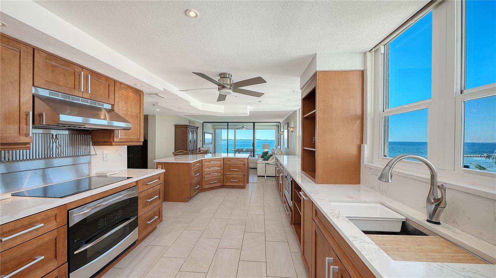 99 SUNSET DR #401
