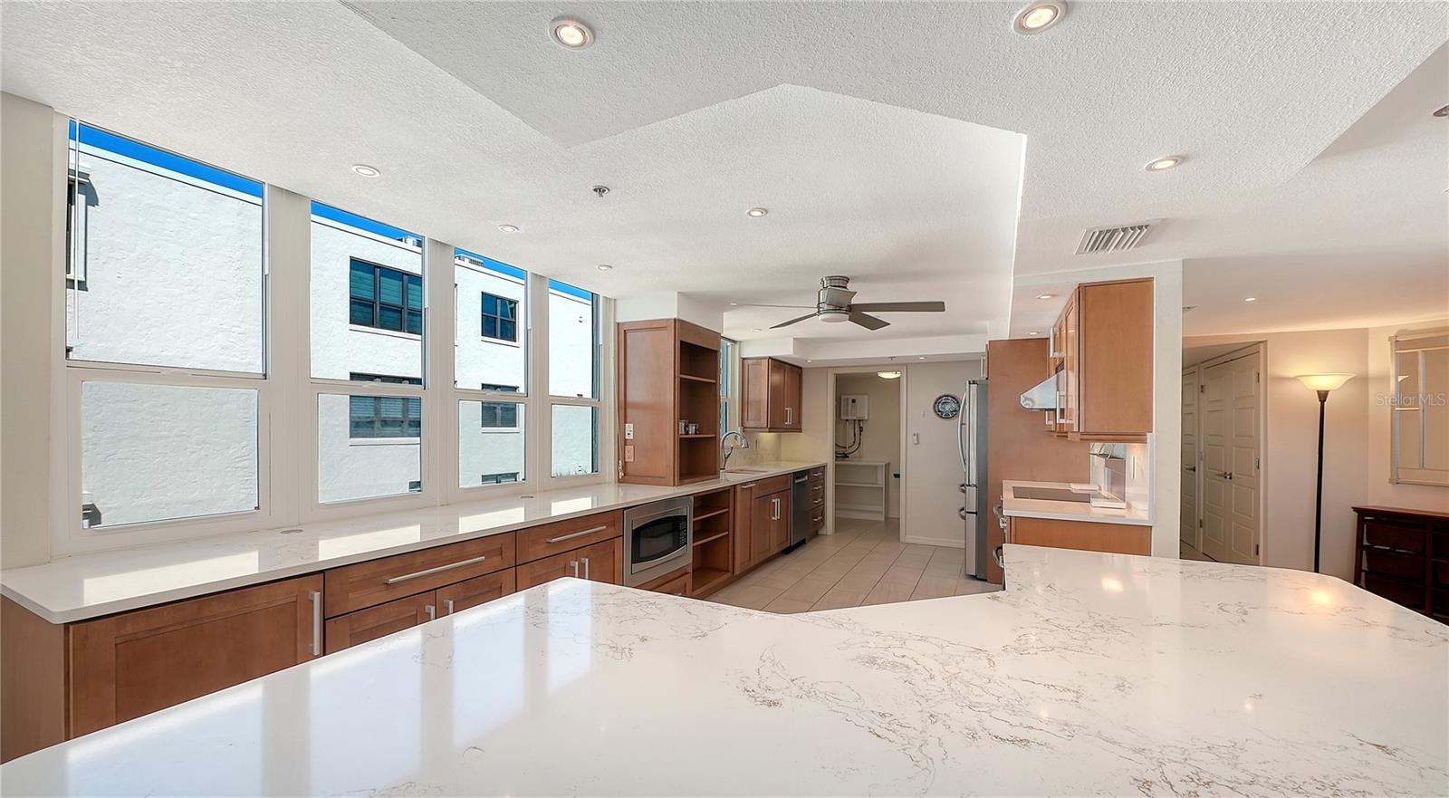 99 SUNSET DR #401
