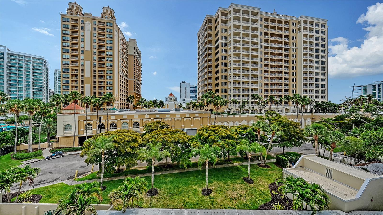 99 SUNSET DR #401