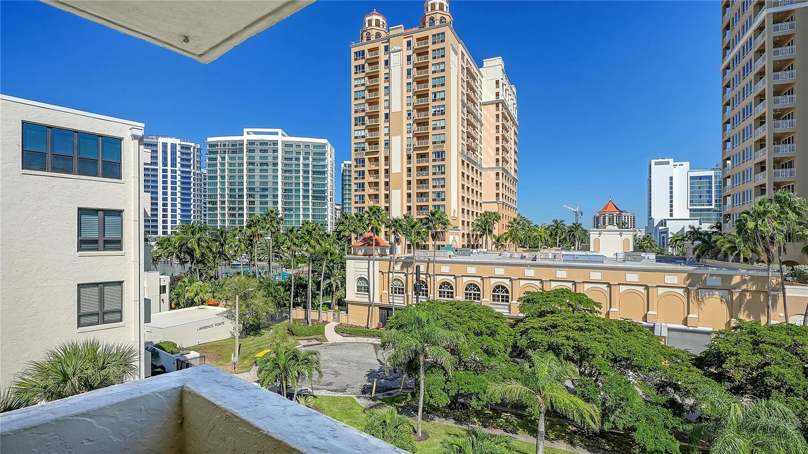 99 SUNSET DR #401