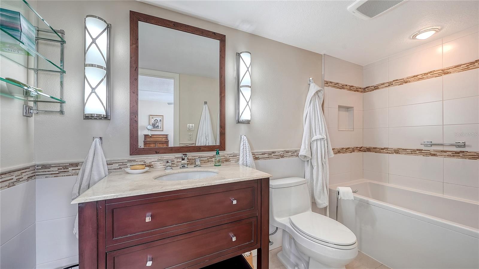 99 SUNSET DR #401