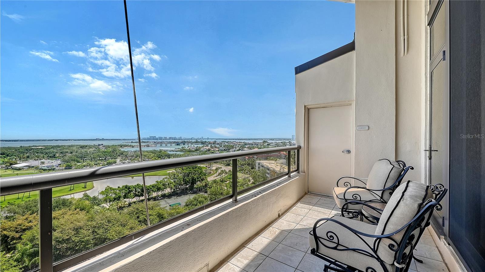 415 L AMBIANCE DR #PH-F