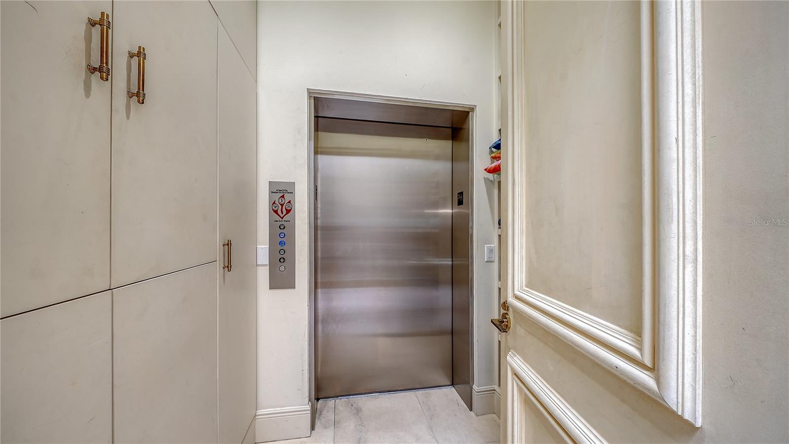 415 L AMBIANCE DR #PH-F