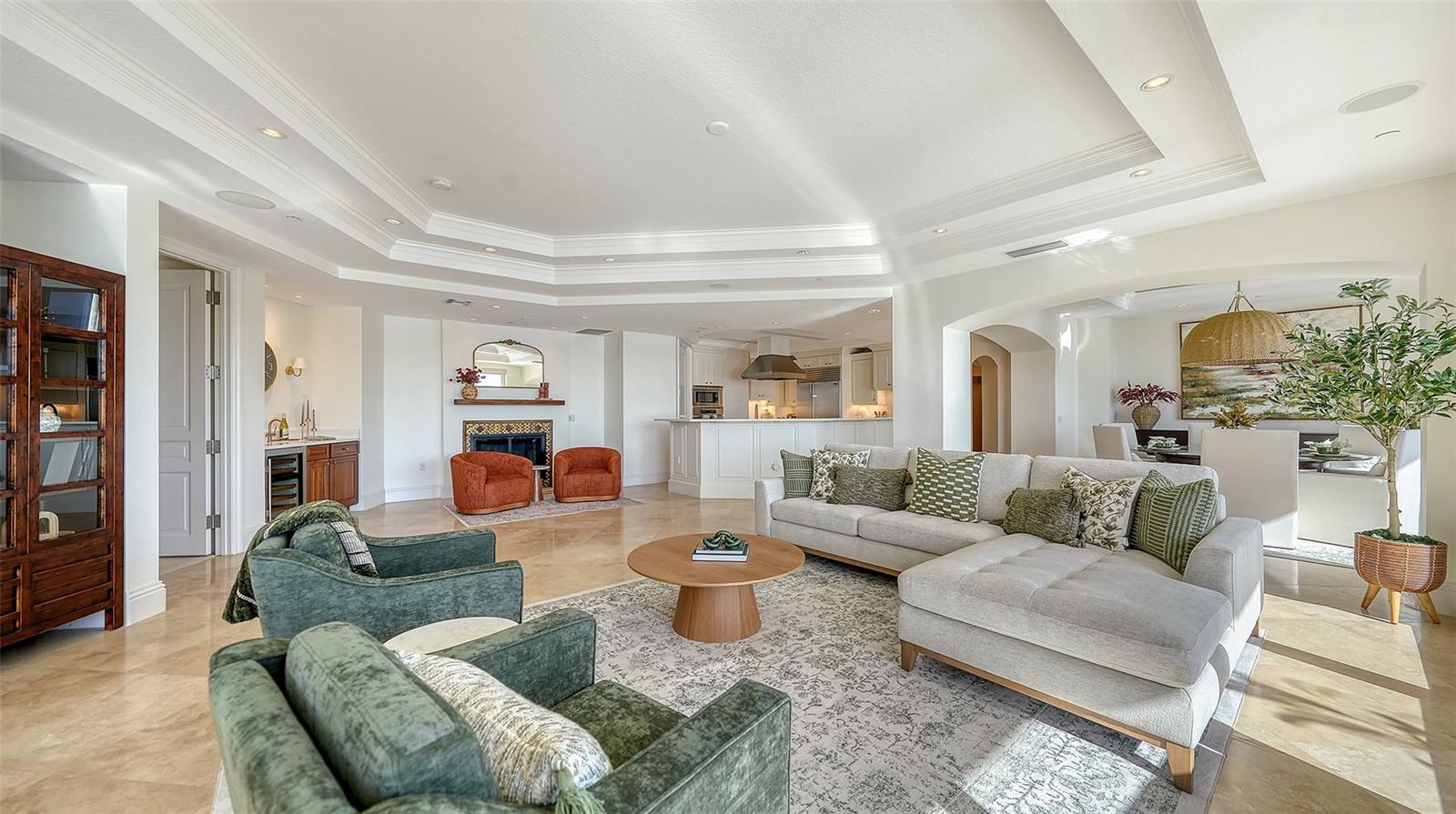 464 GOLDEN GATE PT #304