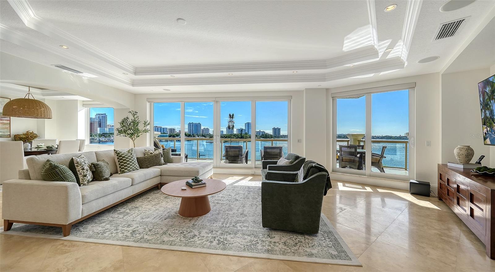 464 GOLDEN GATE PT #304