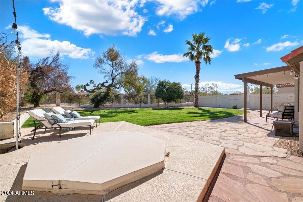 12719 N 90TH Way