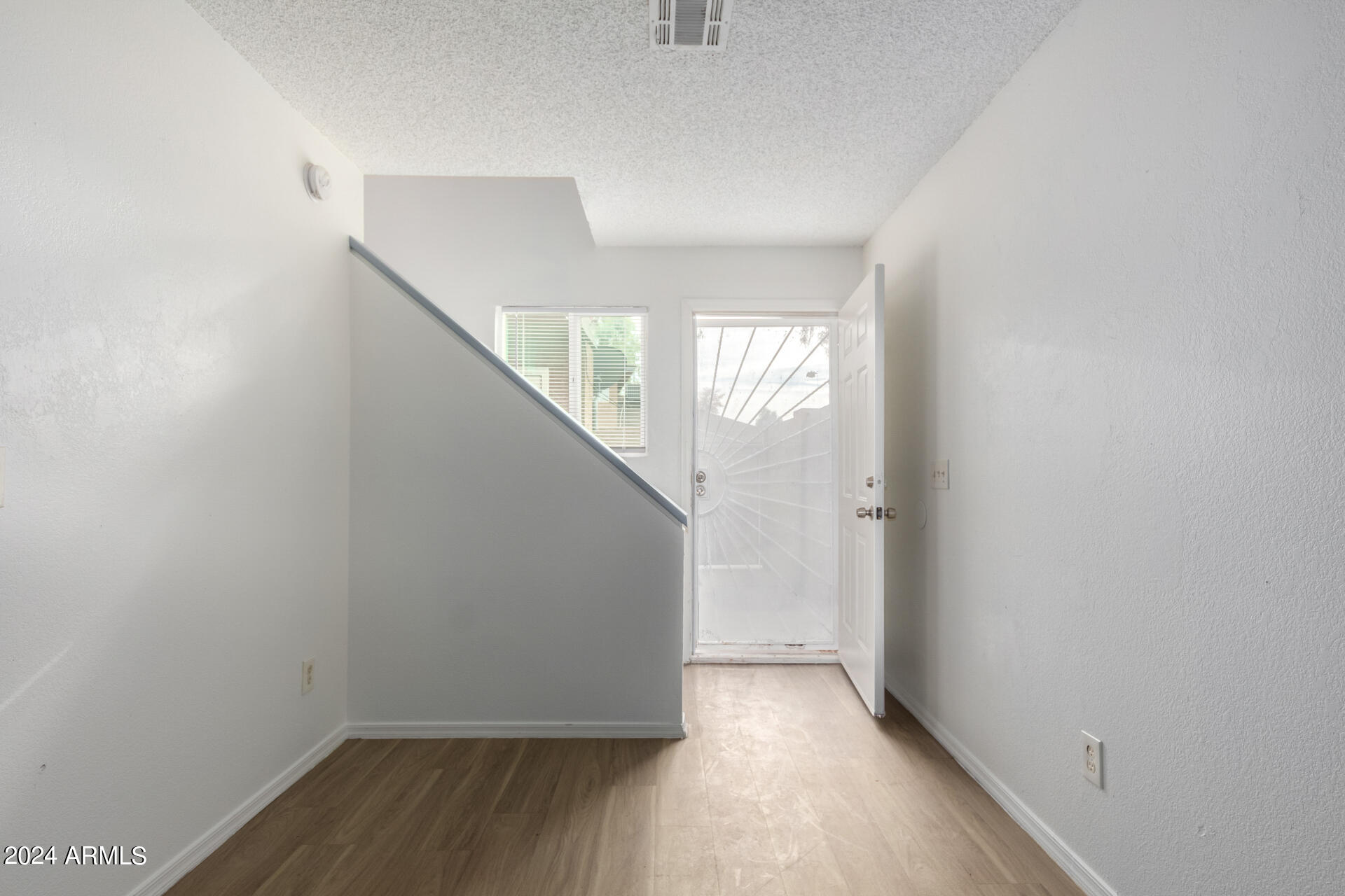 6911 W DEVONSHIRE Avenue 1270