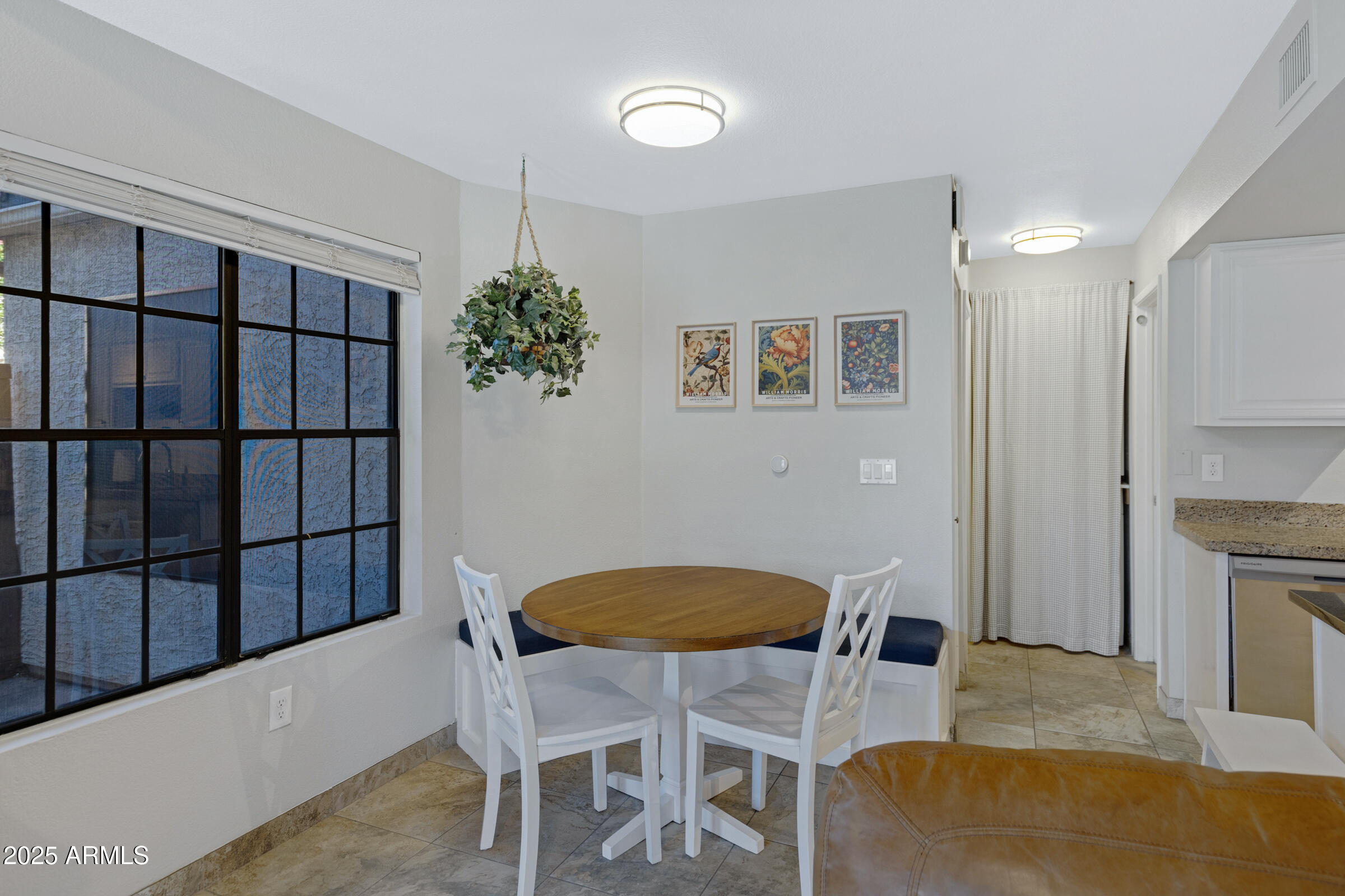 602 N MAY Street 72