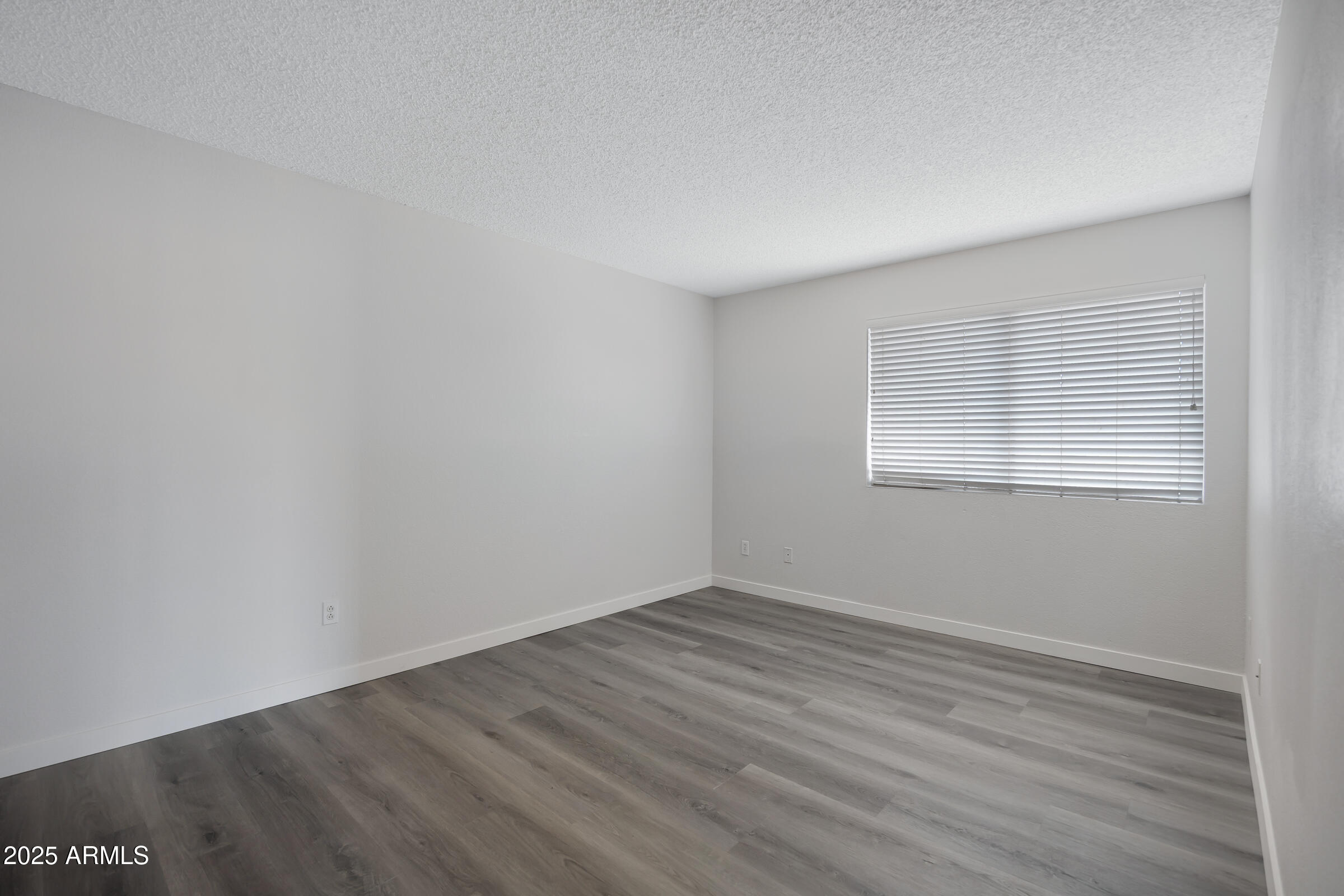 3810 N MARYVALE Parkway 2067