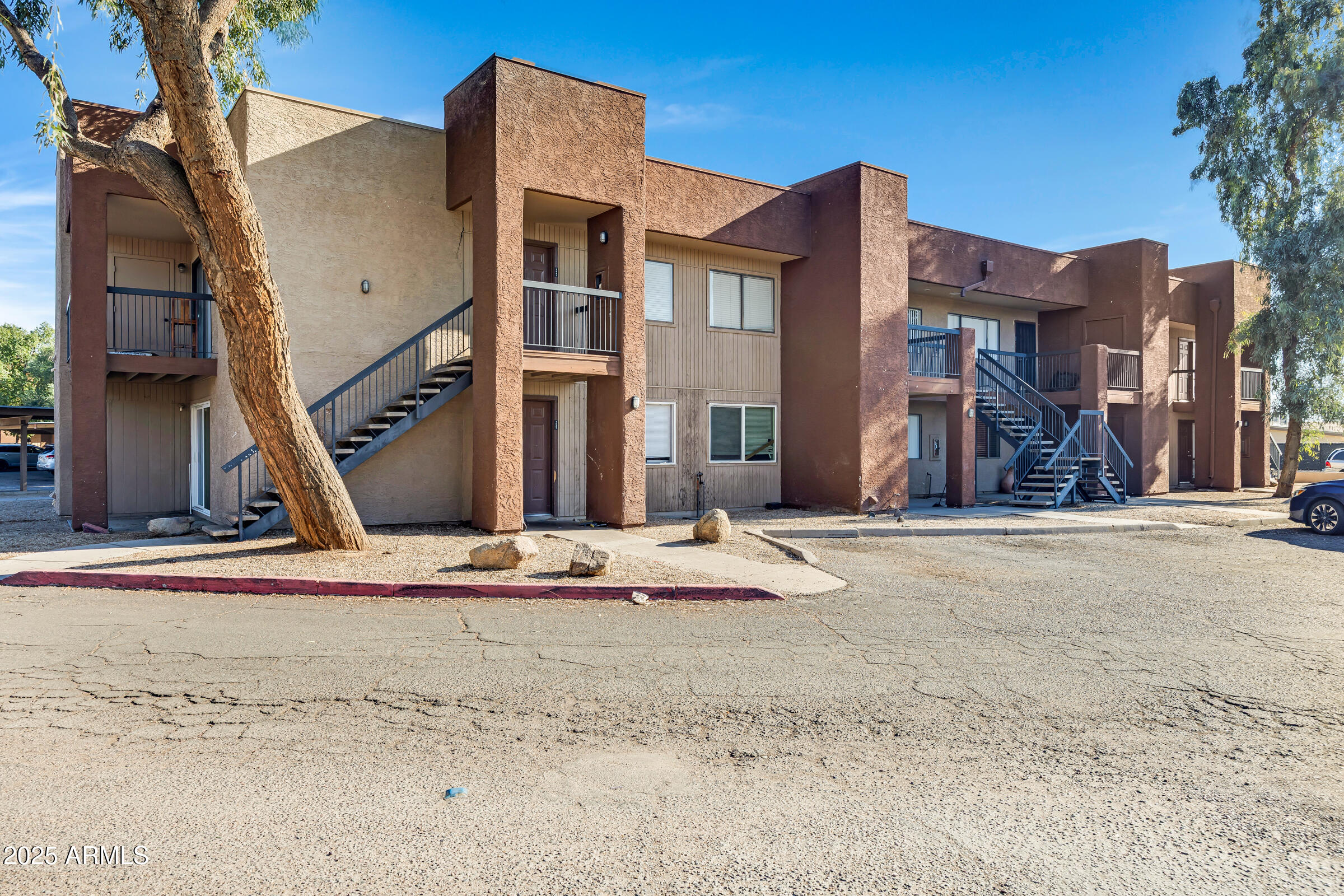 3810 N MARYVALE Parkway 2067