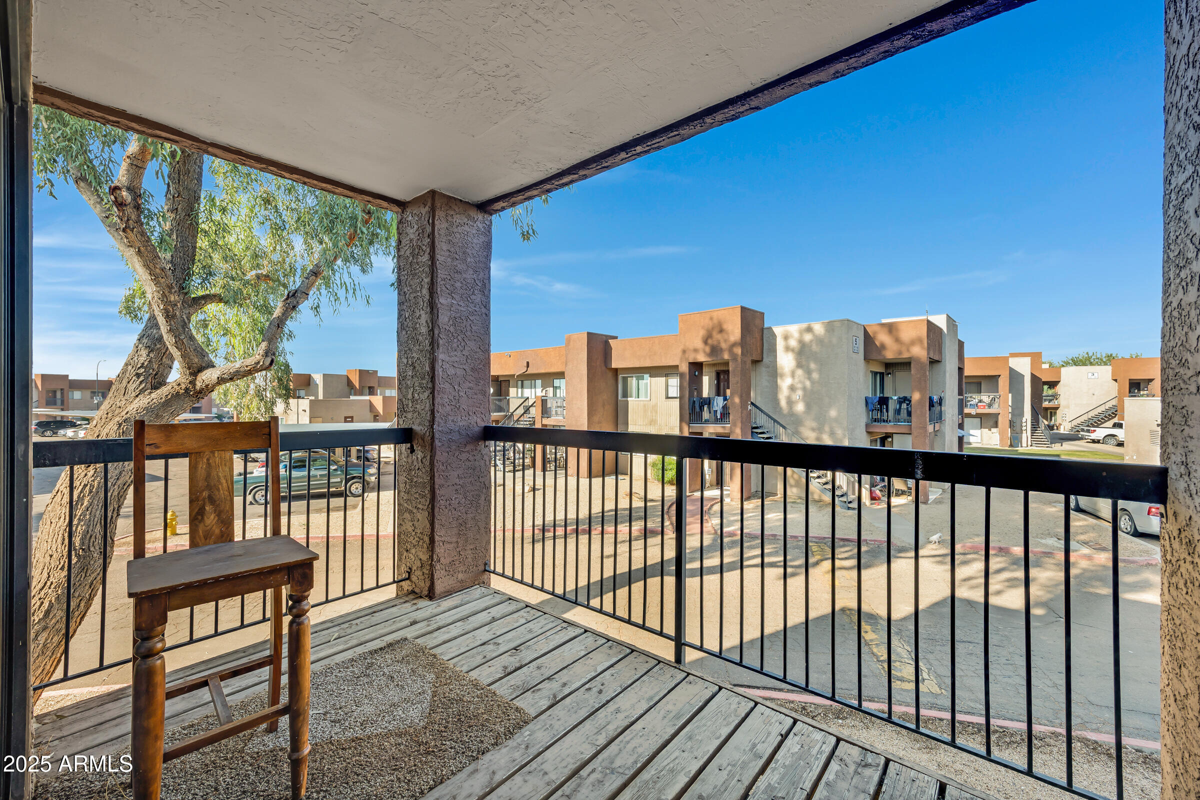 3810 N MARYVALE Parkway 2067