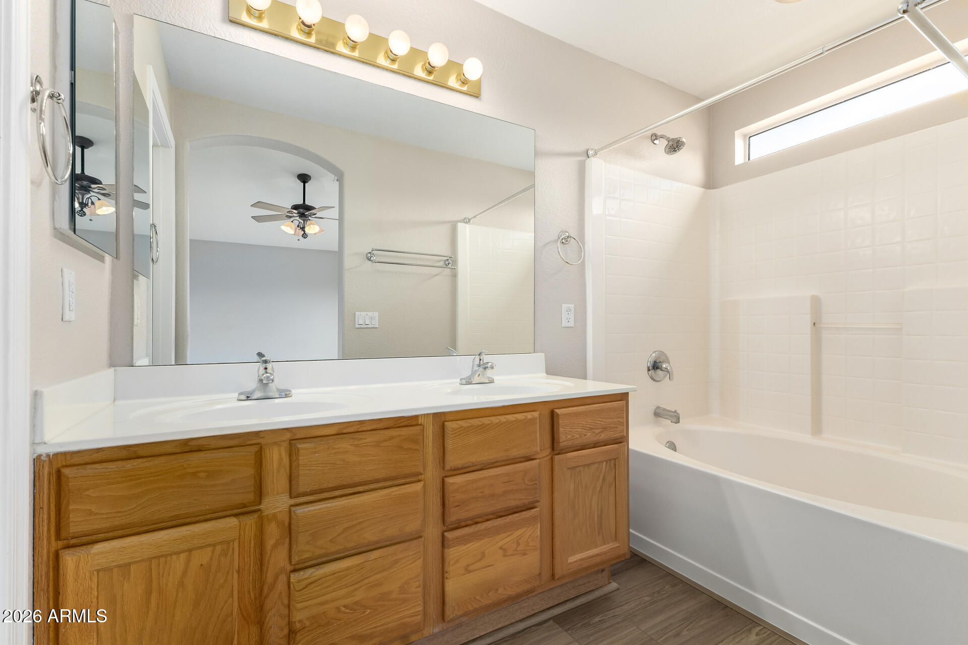 3136 E DESERT Lane