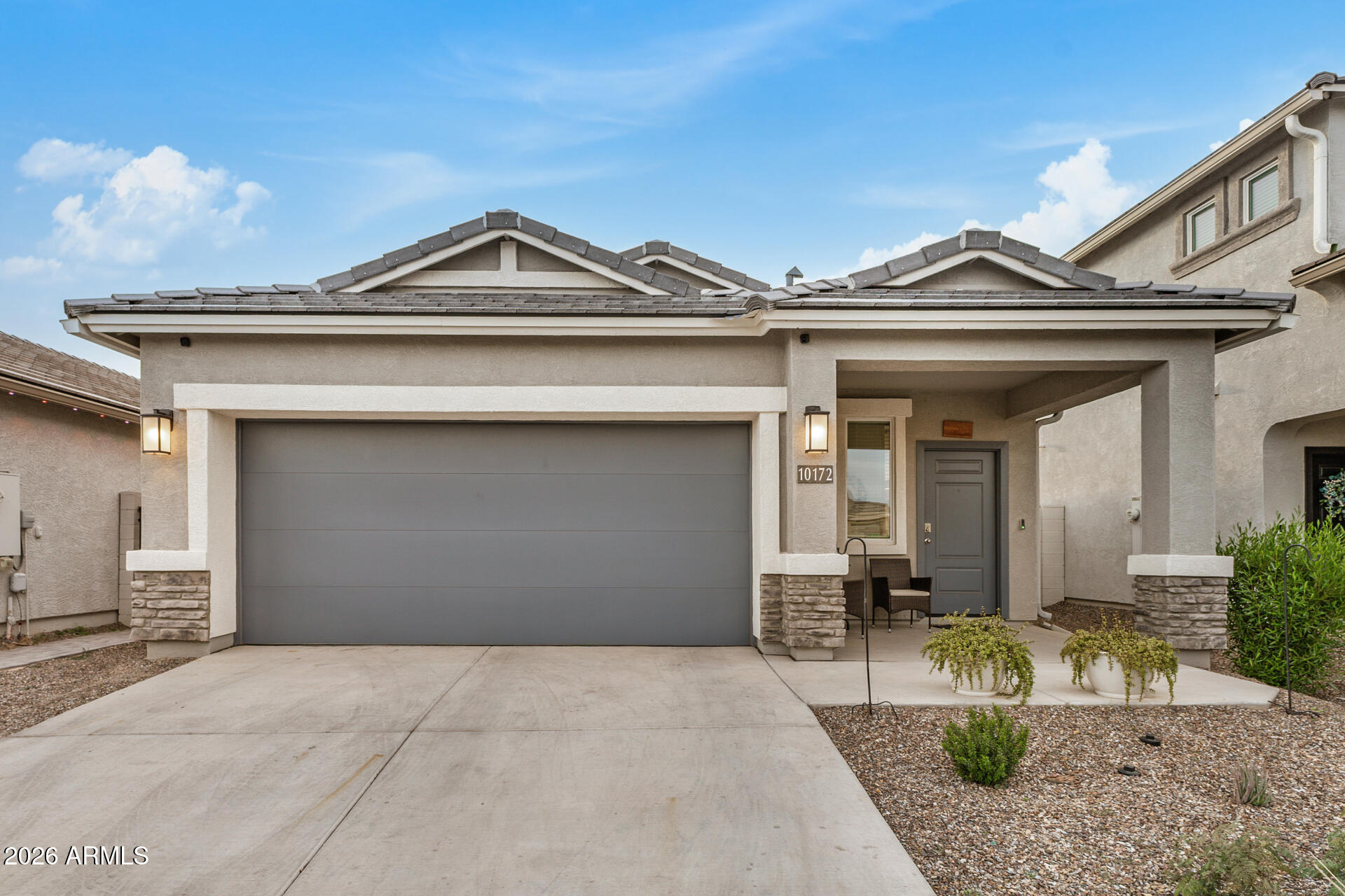 10172 S HOLANDES Drive