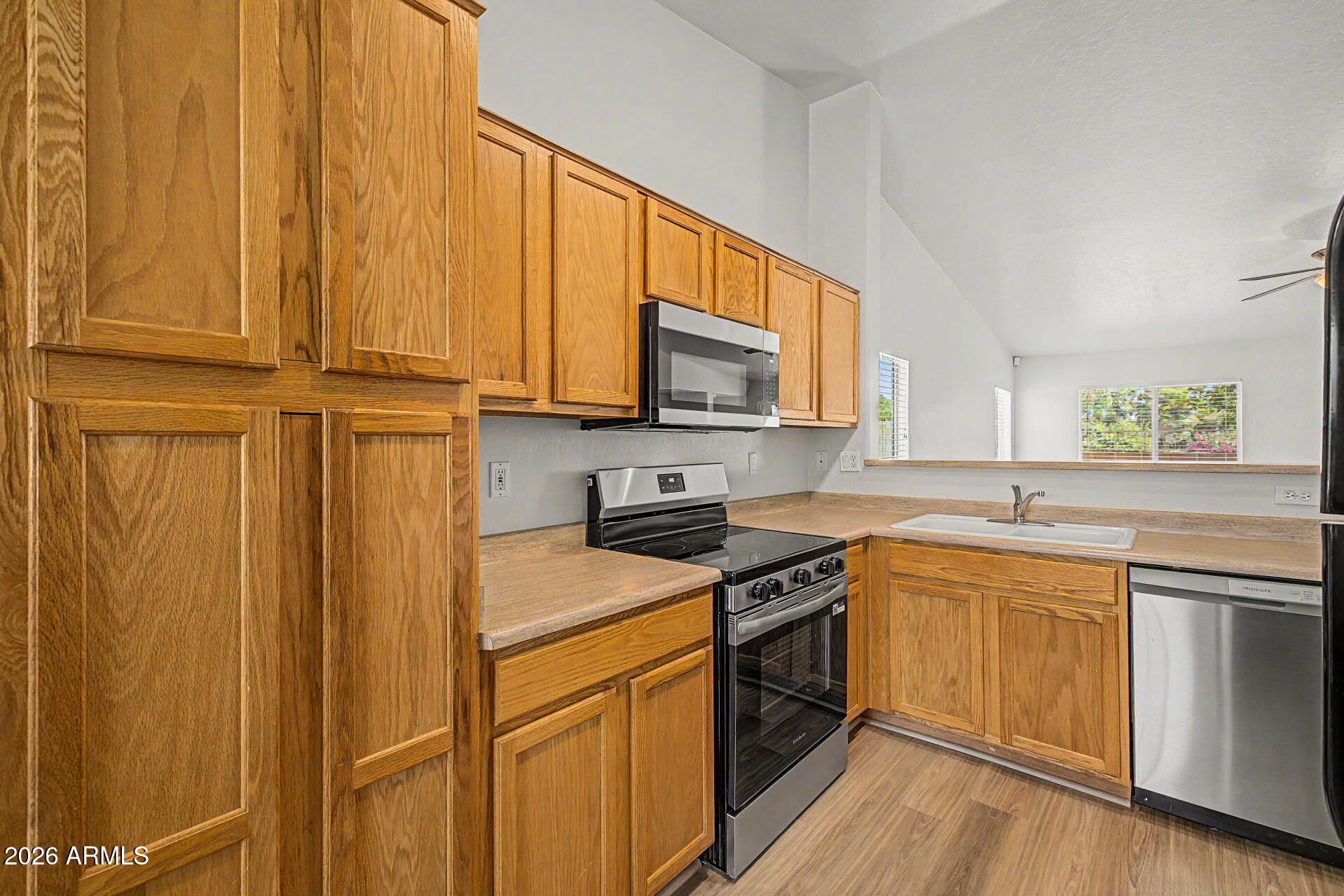 3661 E THUNDERHEART Trail