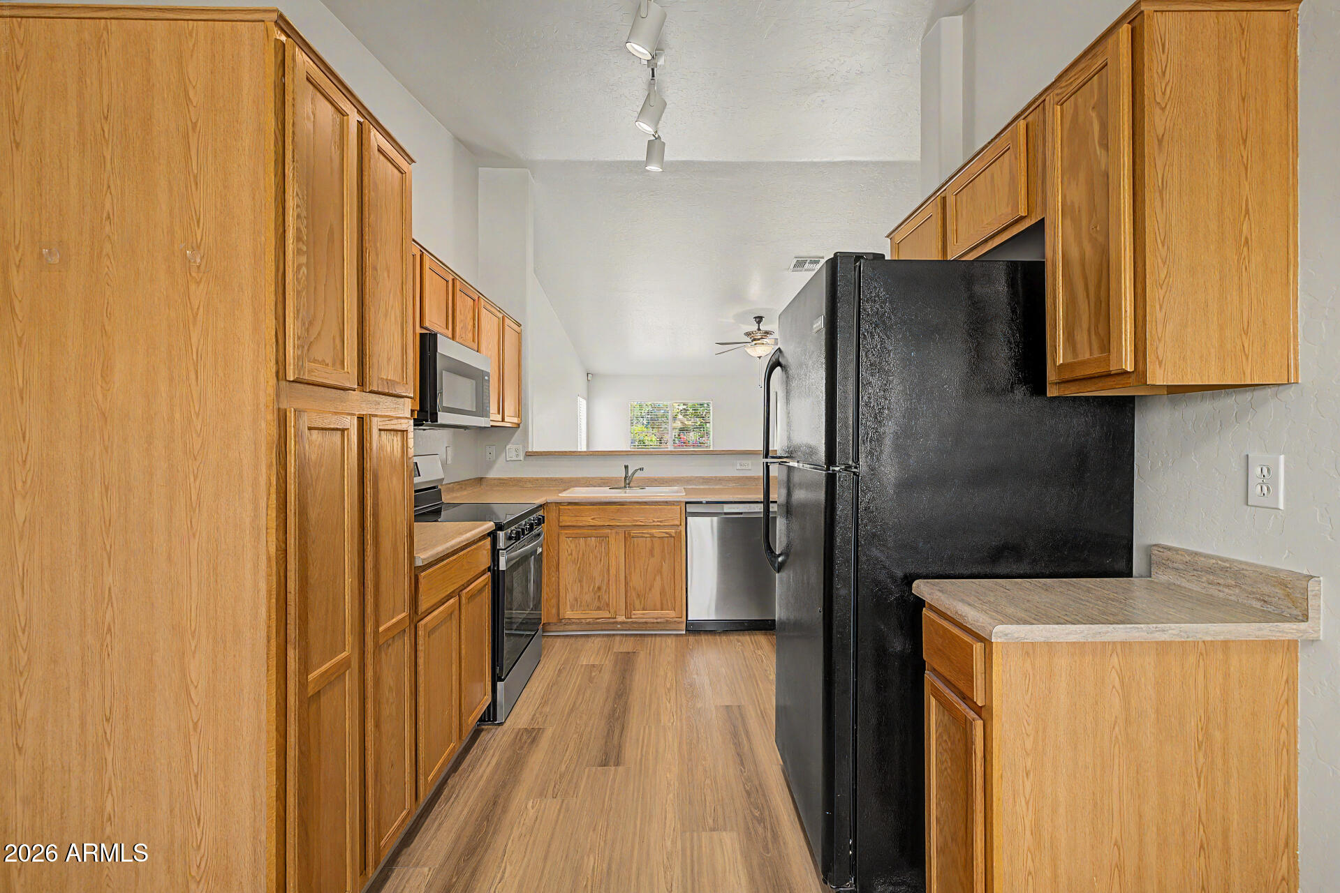 3661 E THUNDERHEART Trail
