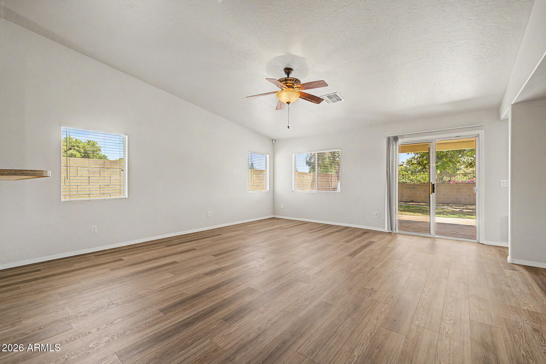 3661 E THUNDERHEART Trail