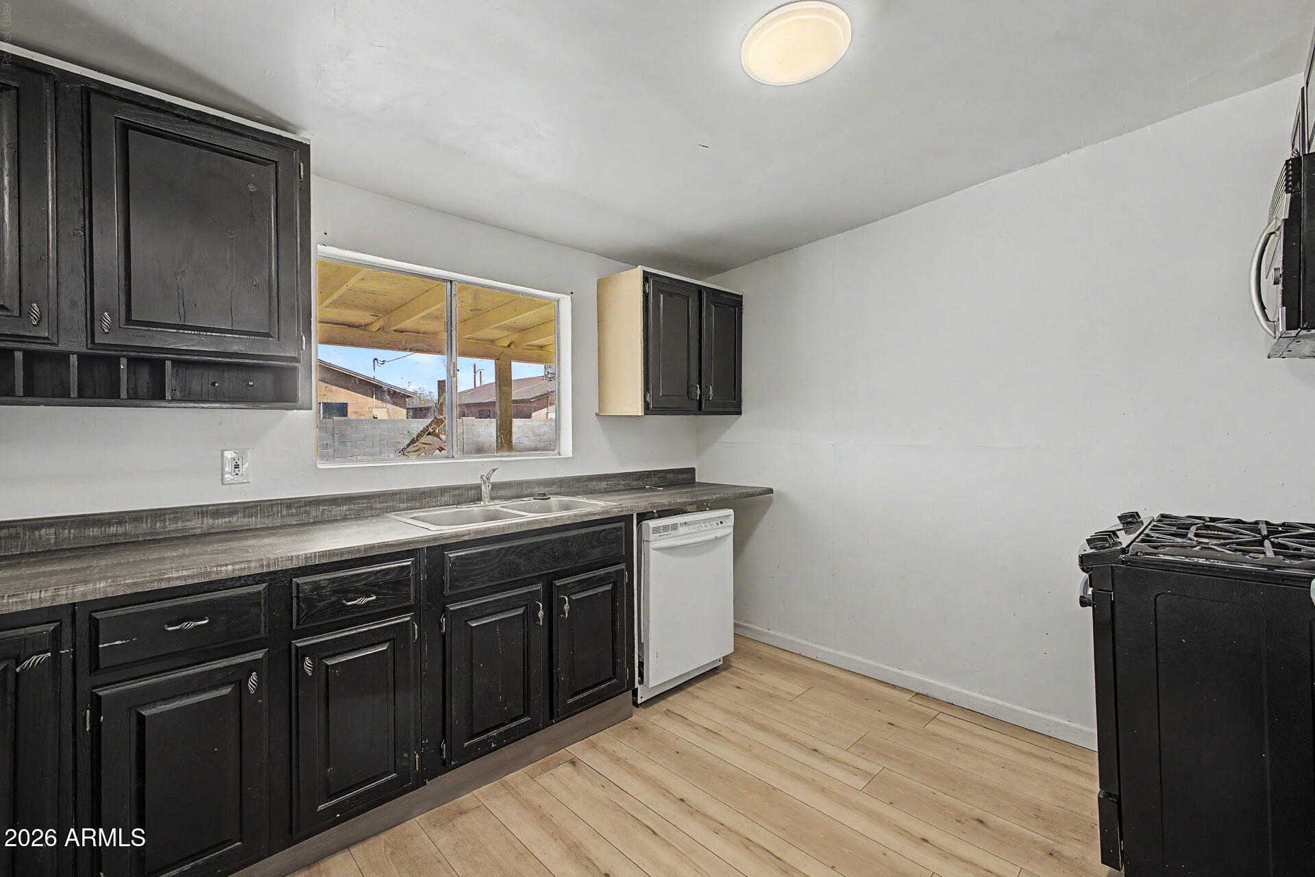 3130 W ALMERIA Road