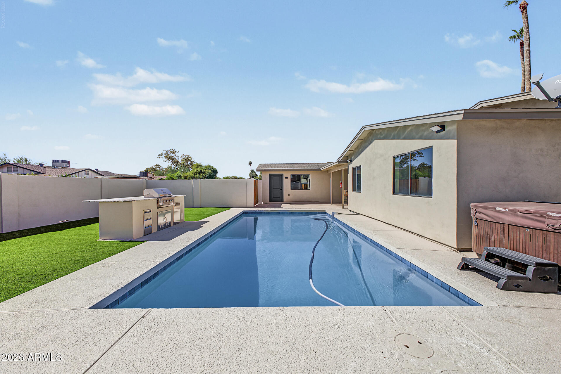 2163 E PALMCROFT Drive