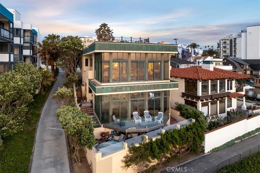 601 Esplanade B