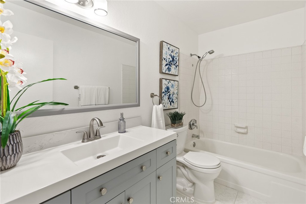 560 N Brea Boulevard 24