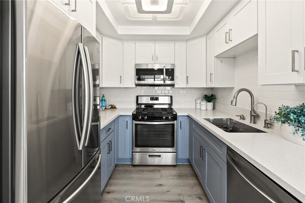 560 N Brea Boulevard 24