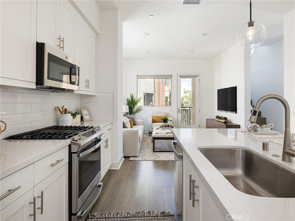 1673 Lexington Lane