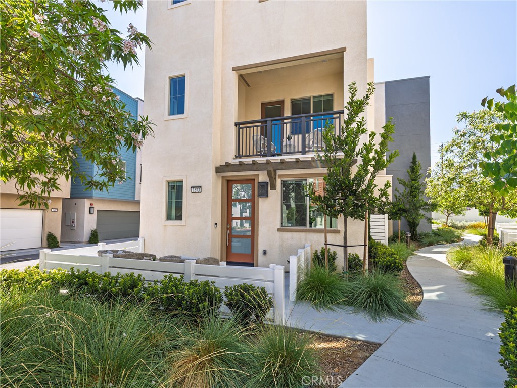 1673 Lexington Lane