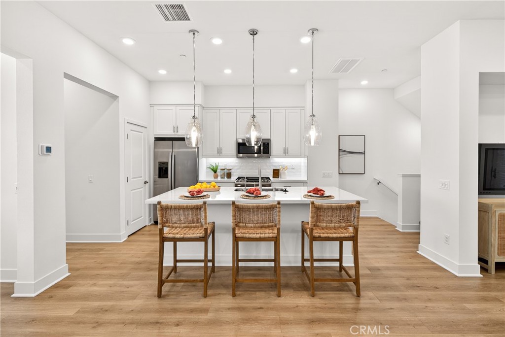 1682 W Lexington Lane