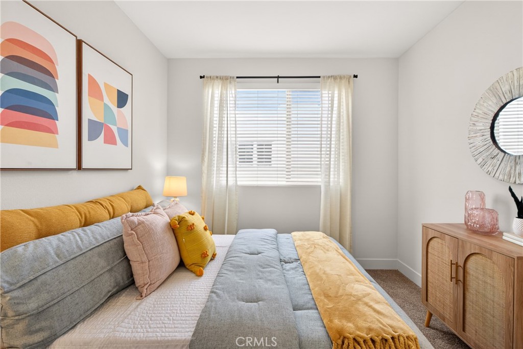 1682 W Lexington Lane