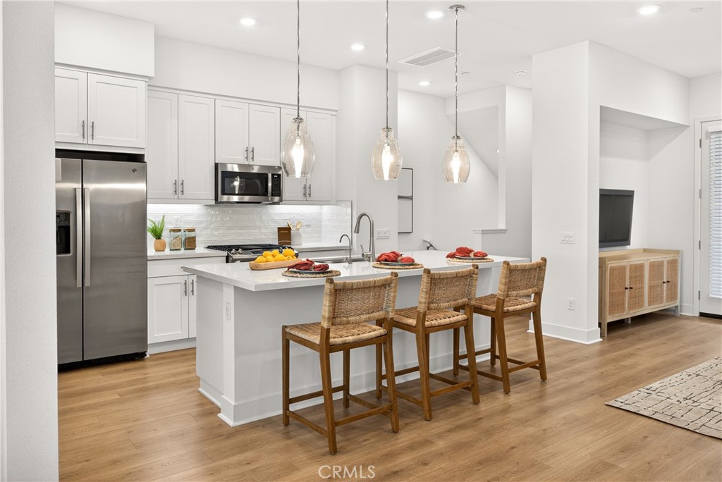 1682 W Lexington Lane