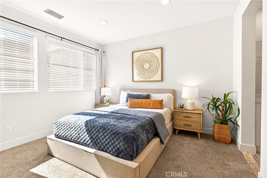 1682 W Lexington Lane